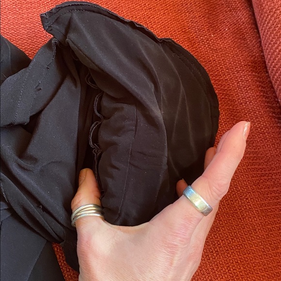 Norma Kamali shoulder pad elastic Black Long-Sleeve Top with thumbholes - Picture 8 of 8